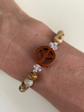 Lade das Bild in den Galerie-Viewer, Colourful Hippie