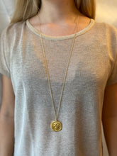 Lade das Bild in den Galerie-Viewer, Lange Kette Goldmünze massiv
