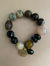Lade das Bild in den Galerie-Viewer, Goya bracelets
