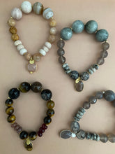 Lade das Bild in den Galerie-Viewer, Noble bracelets
