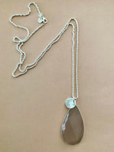 Lade das Bild in den Galerie-Viewer, Perelin Pendant
