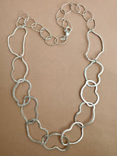 Lade das Bild in den Galerie-Viewer, Nefelia necklaces
