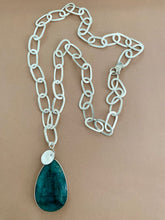 Lade das Bild in den Galerie-Viewer, Pereline necklaces
