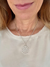 Lade das Bild in den Galerie-Viewer, Aurea necklace
