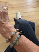 Lade das Bild in den Galerie-Viewer, Hazel bracelet
