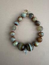 Lade das Bild in den Galerie-Viewer, Hazel bracelet

