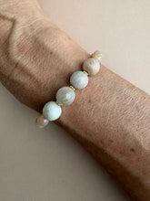 Lade das Bild in den Galerie-Viewer, Moonshine bracelet
