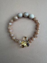 Lade das Bild in den Galerie-Viewer, Moonshine bracelet
