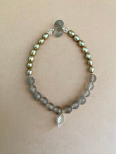 Lade das Bild in den Galerie-Viewer, Sparrow pearl bracelets
